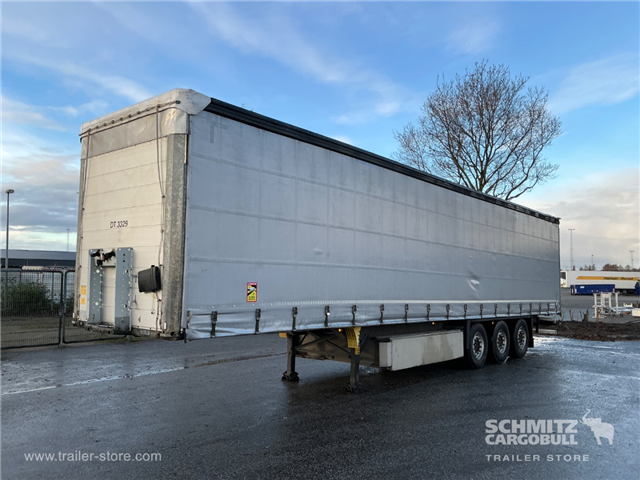 Schmitz Semi Curtainsider Standard , Foldedør højre