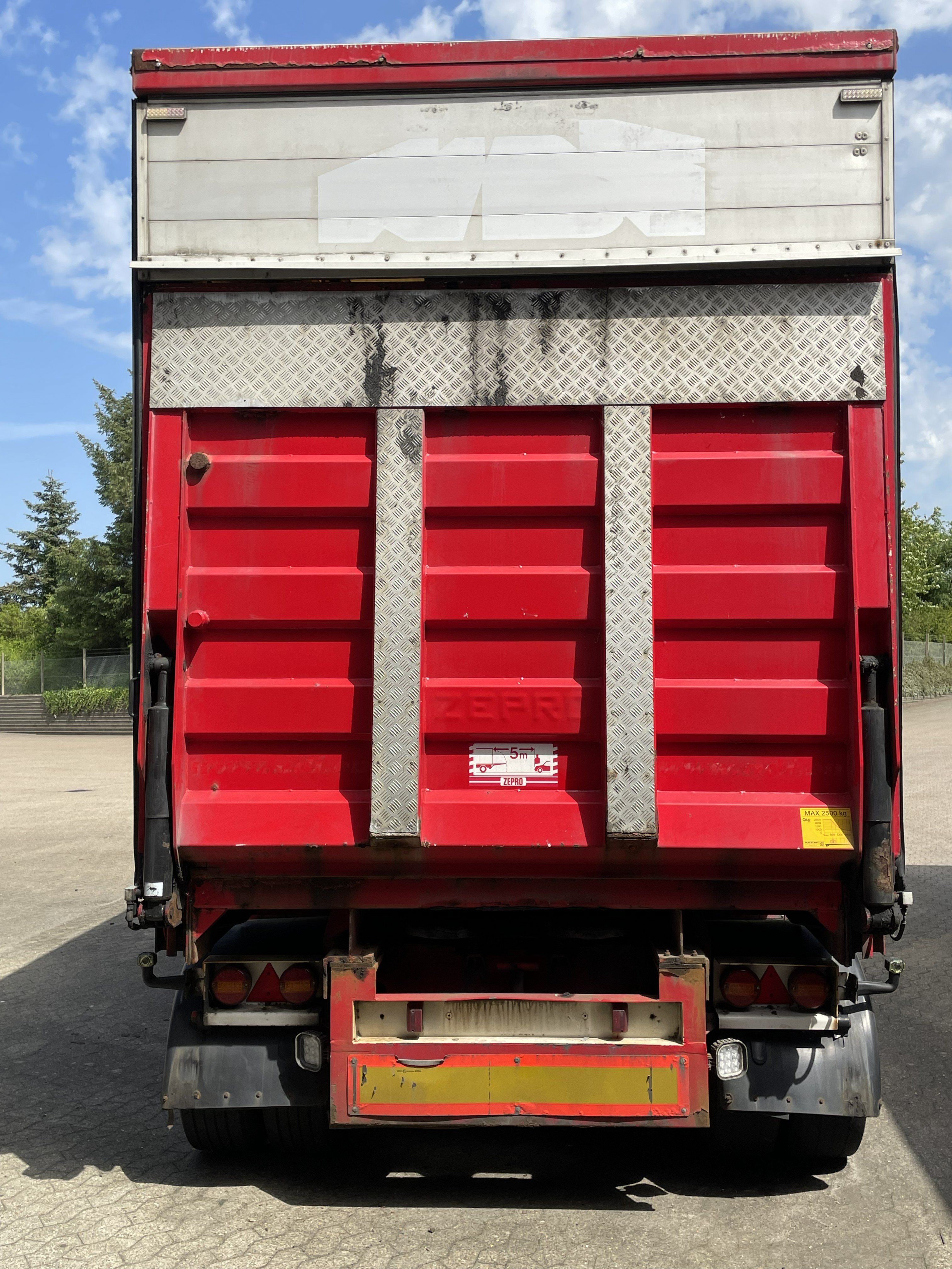 HFR 2 ax. Linktrailer med lift