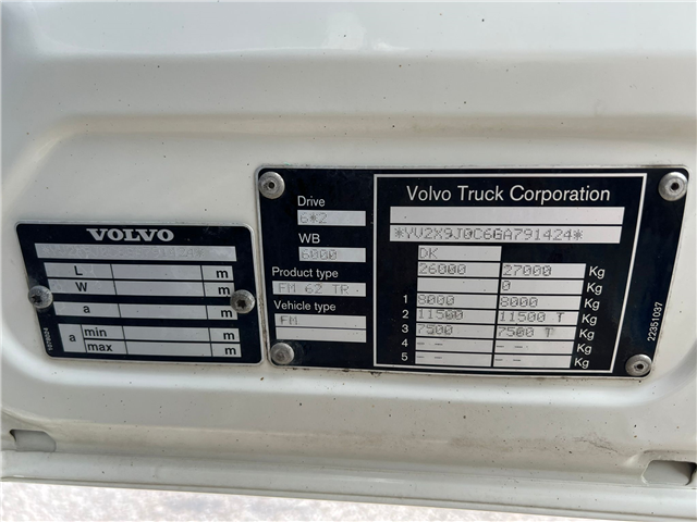 Volvo FM330 6x2*4 - 24 paller