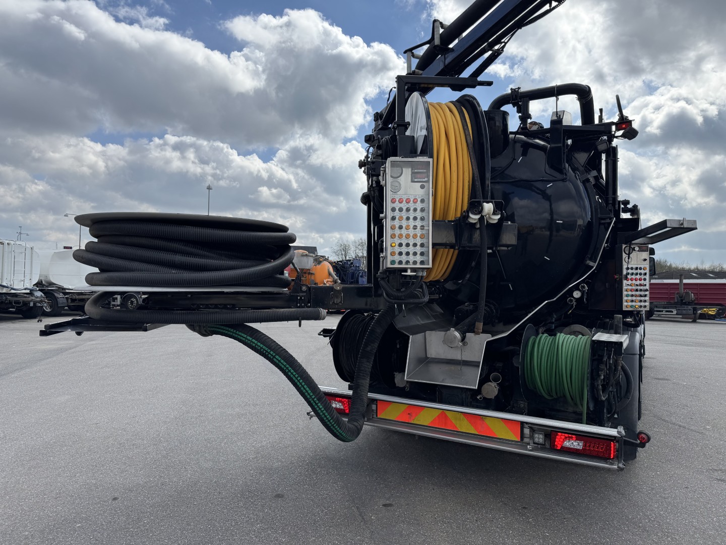 Scania P450 8x2*6 Hvidtved Larsen FlexLine 414 ADR