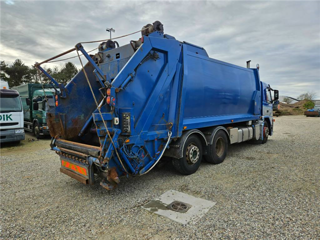Volvo FM 340 6x2/4 Müllwagen/garbagetruck (Joab)