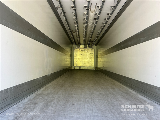 Schmitz Semi Reefer Meat hanging system