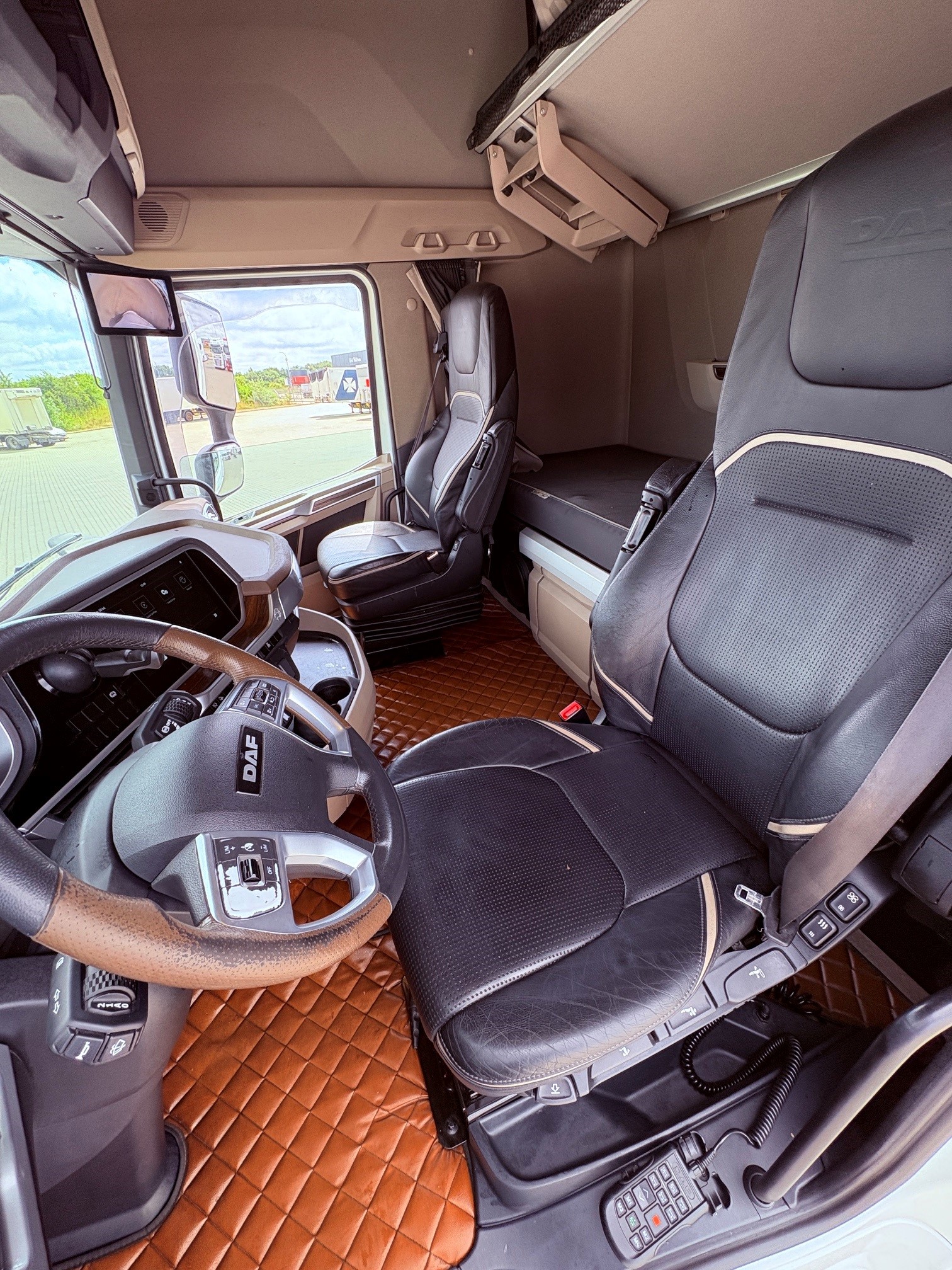 DAF XG+ FTS 530