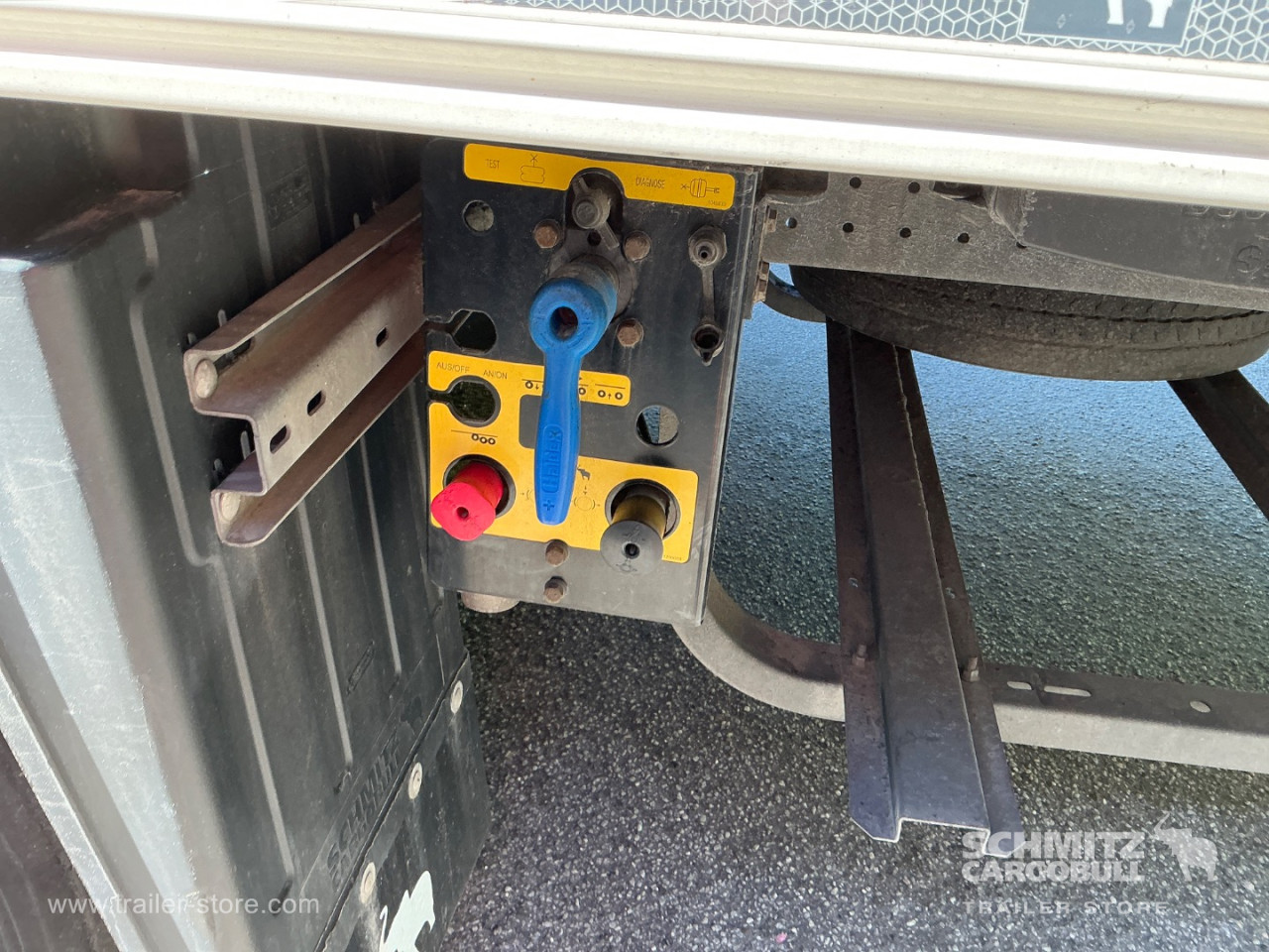 Schmitz Semi Reefer Meat hanging system