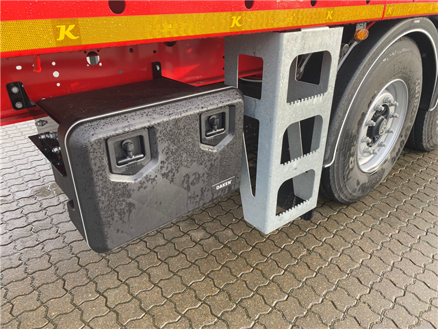 Kässbohrer SPB 3, Hårdtræsbund Flatbed