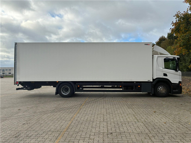 Scania P 250 B4x2NB Boks/lift