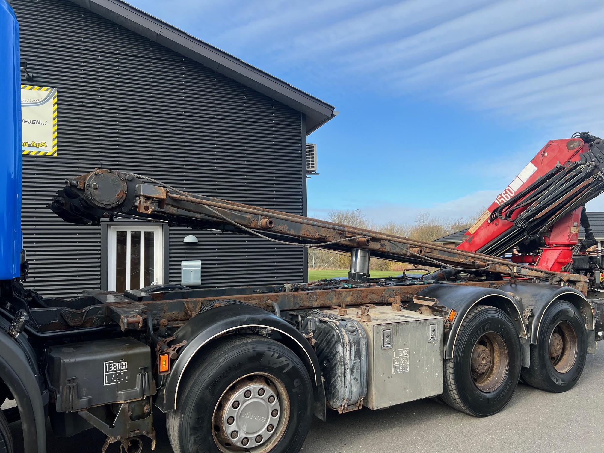 Scania R500 8X4 med HMF hejs og HMF 1560 K5 kran