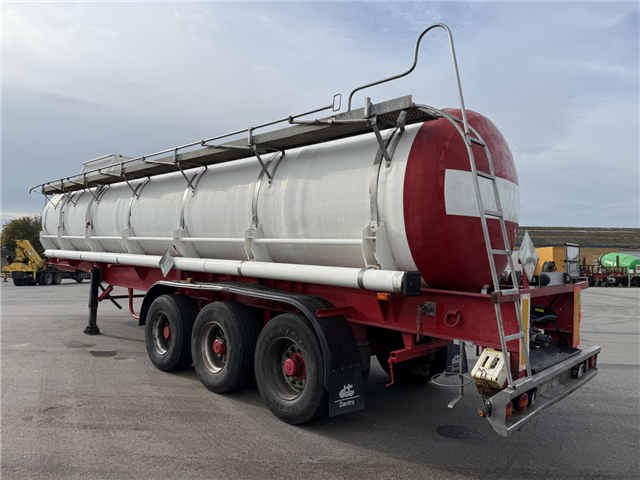 Blumhardt 3 akslet 29.000 L ADR Tanktrailer