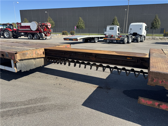 Kel-Berg / Faymonville 4 akslet Udtræks Maskintrailer