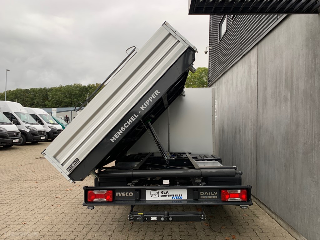 Iveco 35C18H A8 Dobbelkabine m. 3-vejs tip