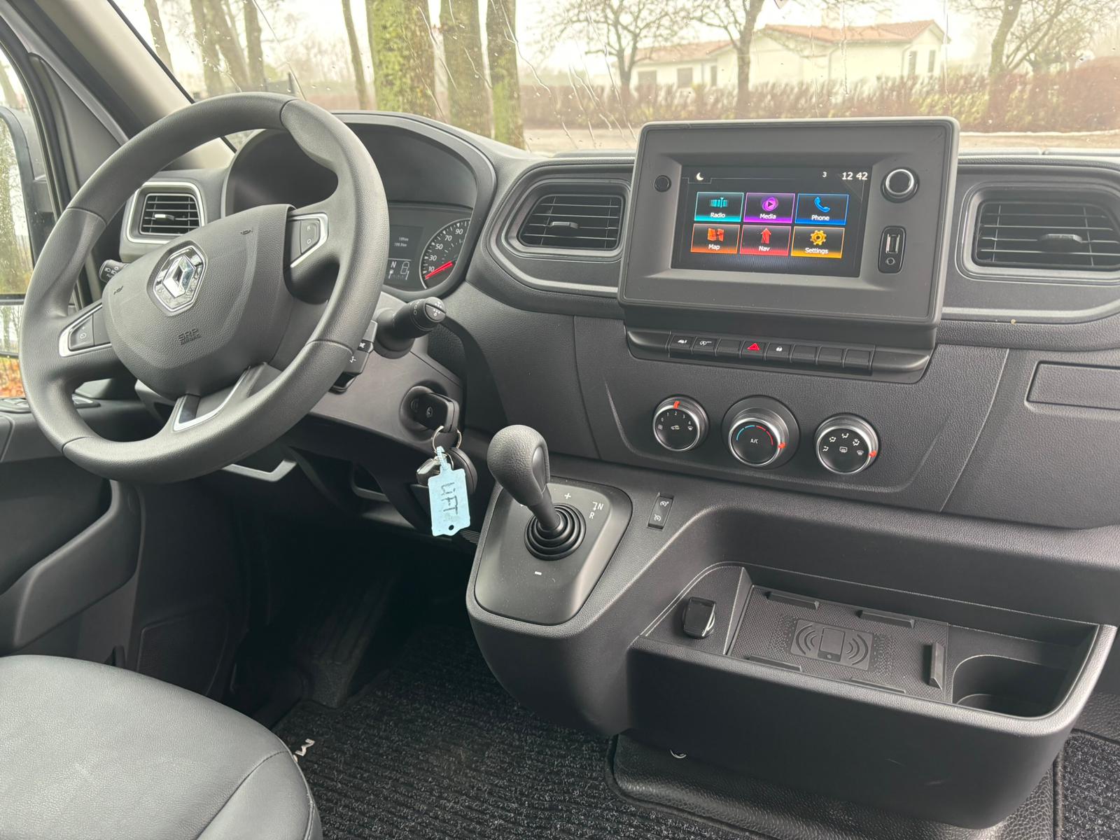 Renault Trucks Master - Lukket EUROBOX kasse