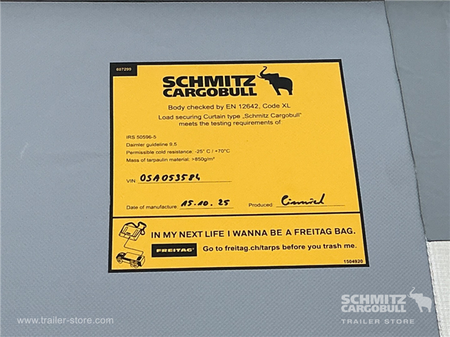 Schmitz Semi Curtainsider Mega