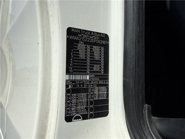 MAN TGS 26.400 6x2 / HMF 2620 K5 / MOTORSKADE