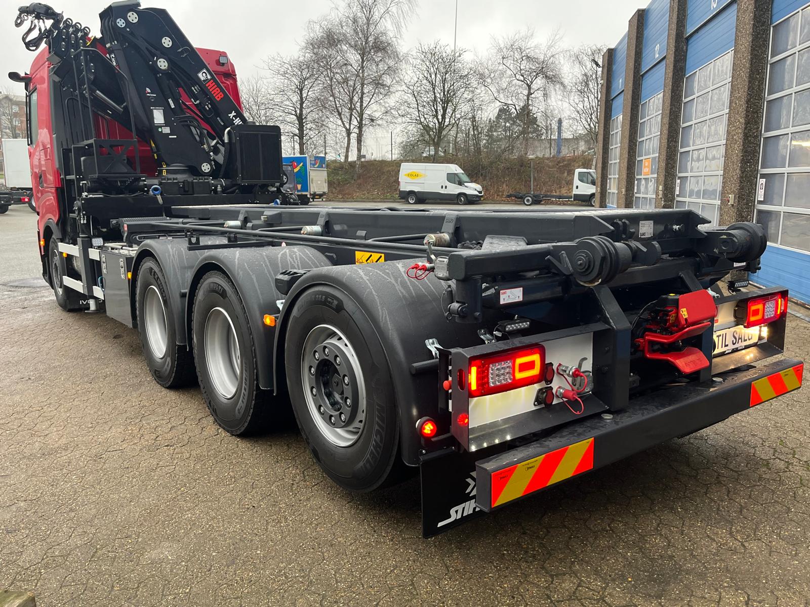 Iveco X-Way 8x4 1+3 580Hp opbygget med HIAB kran & Sawo hejs