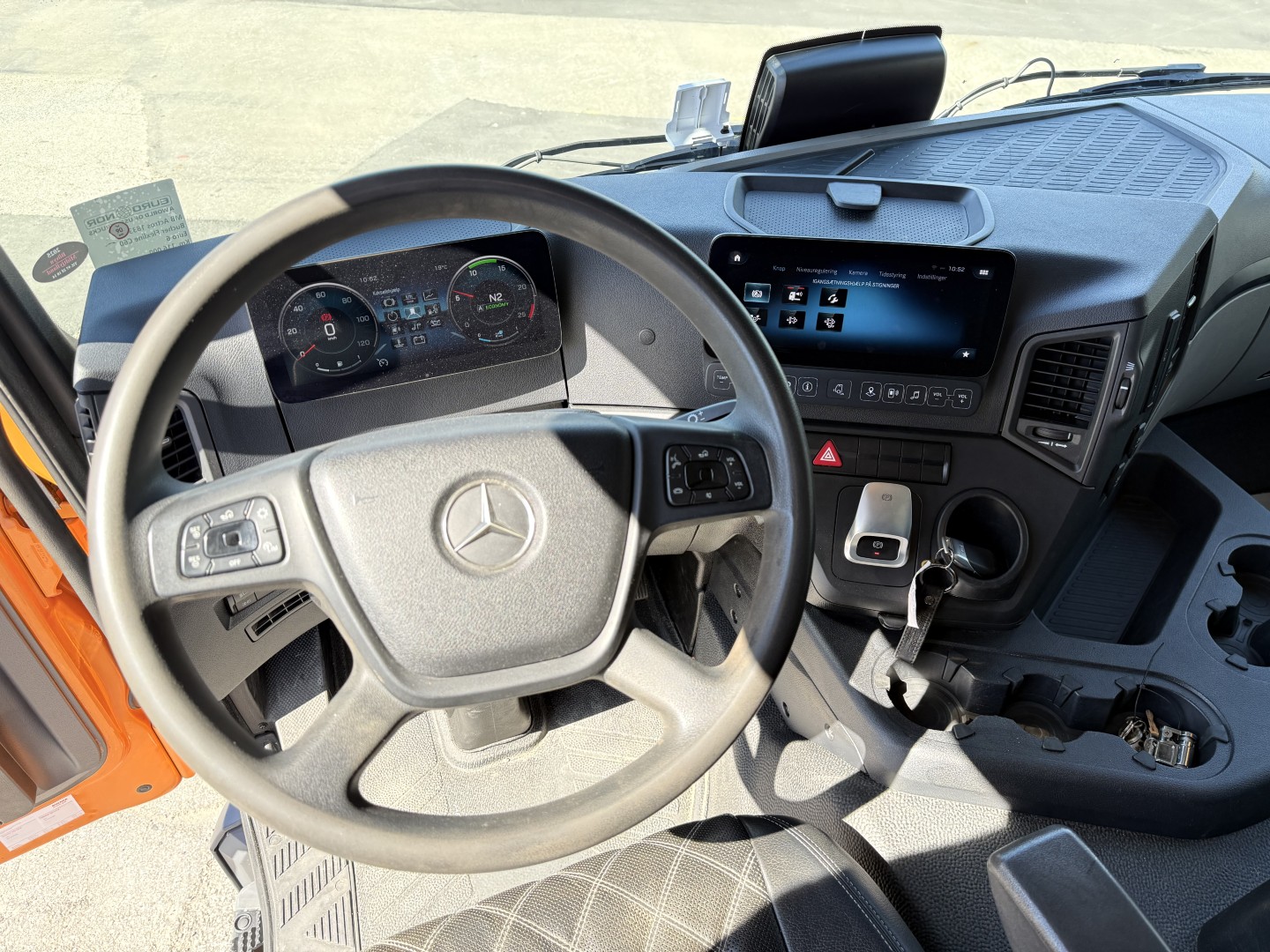 Mercedes Actros 1833 4x2 Bucher FlexLine C60