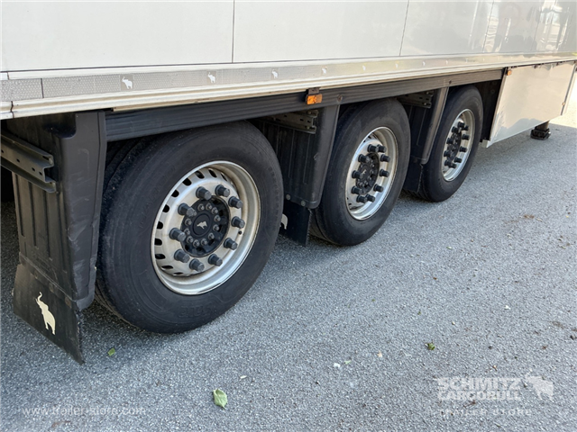 Schmitz Semi Reefer Meat hanging system