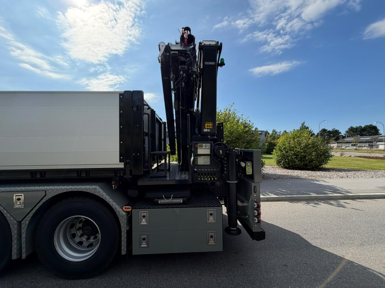 Scania R 660 B8x4NB Crane Palfinger 365 TEC Tiplad