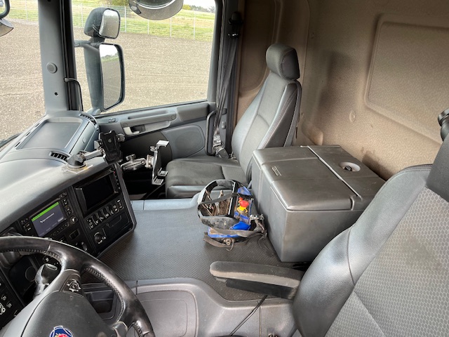 Scania P450 8X2*6 Knæklad + Kran HMF1820 – Machinetransporter