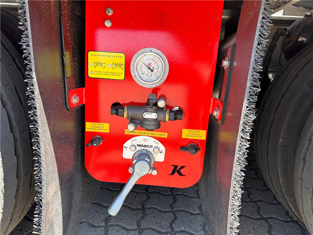 Kässbohrer 3 aks. Trucktransporter