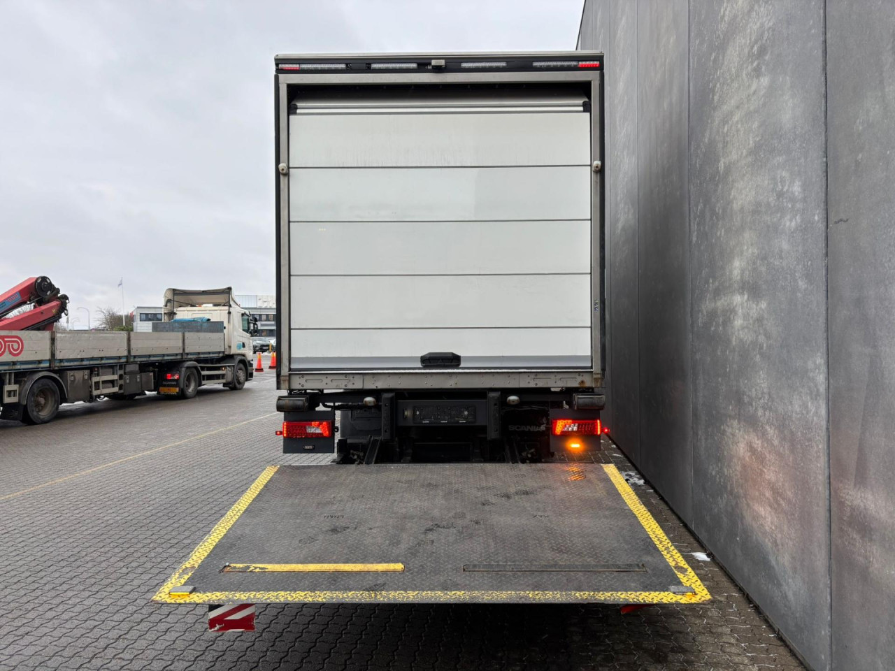 Scania P 320 B6x2*4NB Dobbelt compartment