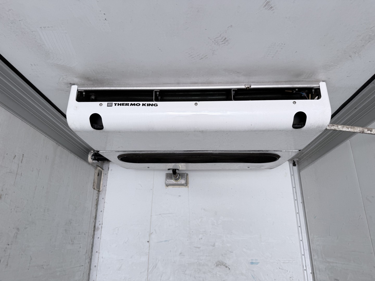Iveco EuroCargo 180E32 4x2 Schmitz / Thermo King T-1200R Spectrum