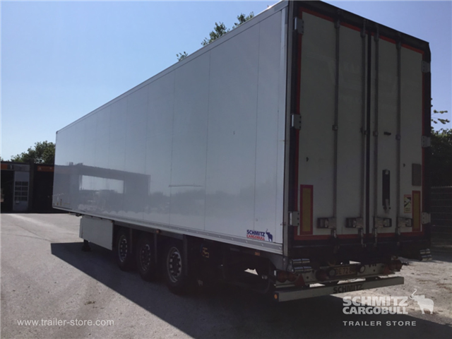 Schmitz Semi Reefer Meat hanging system