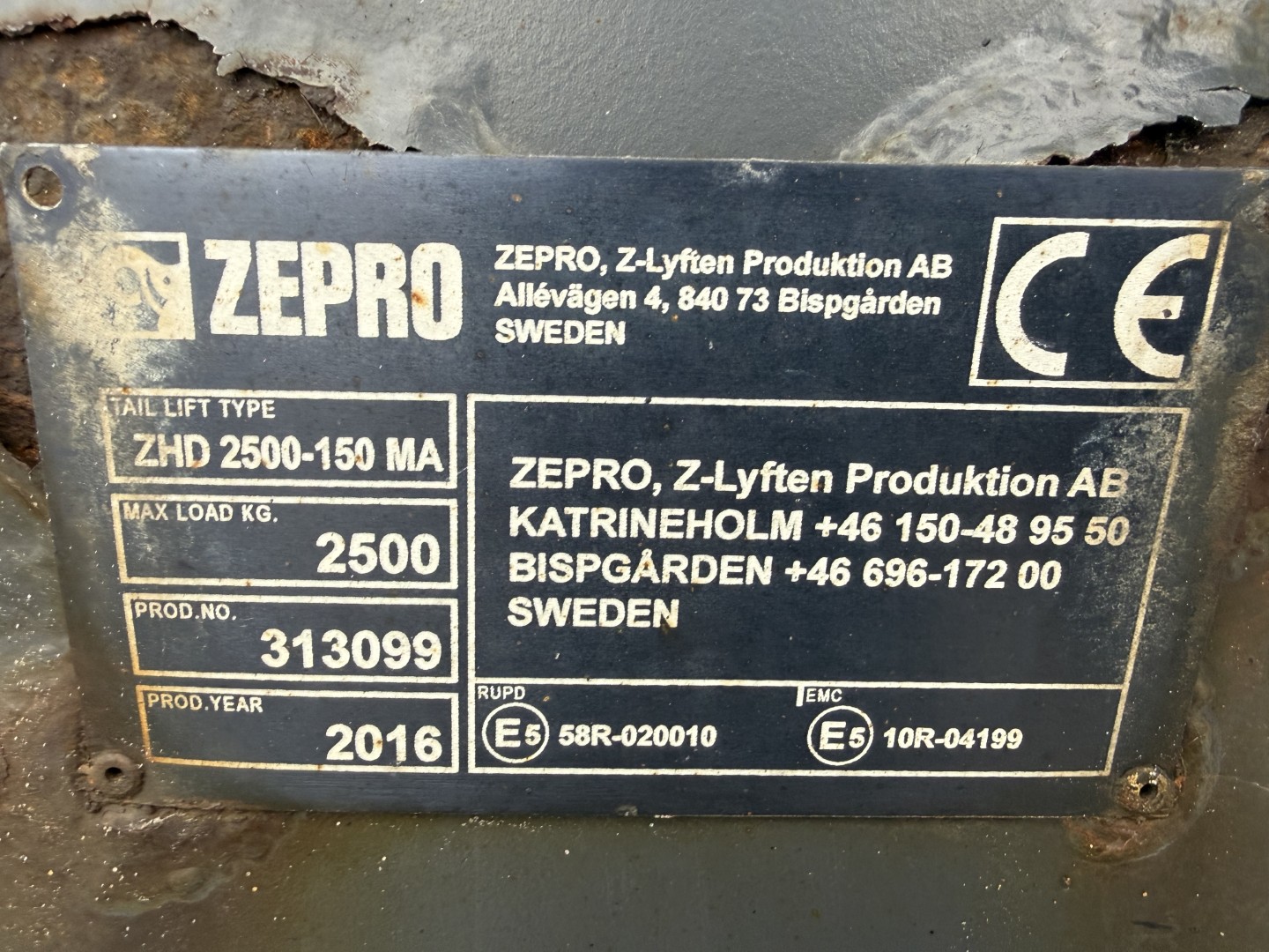 Scania P320 6x2*4 Carrier Supra 1250 Mt 9.65 m. kasse