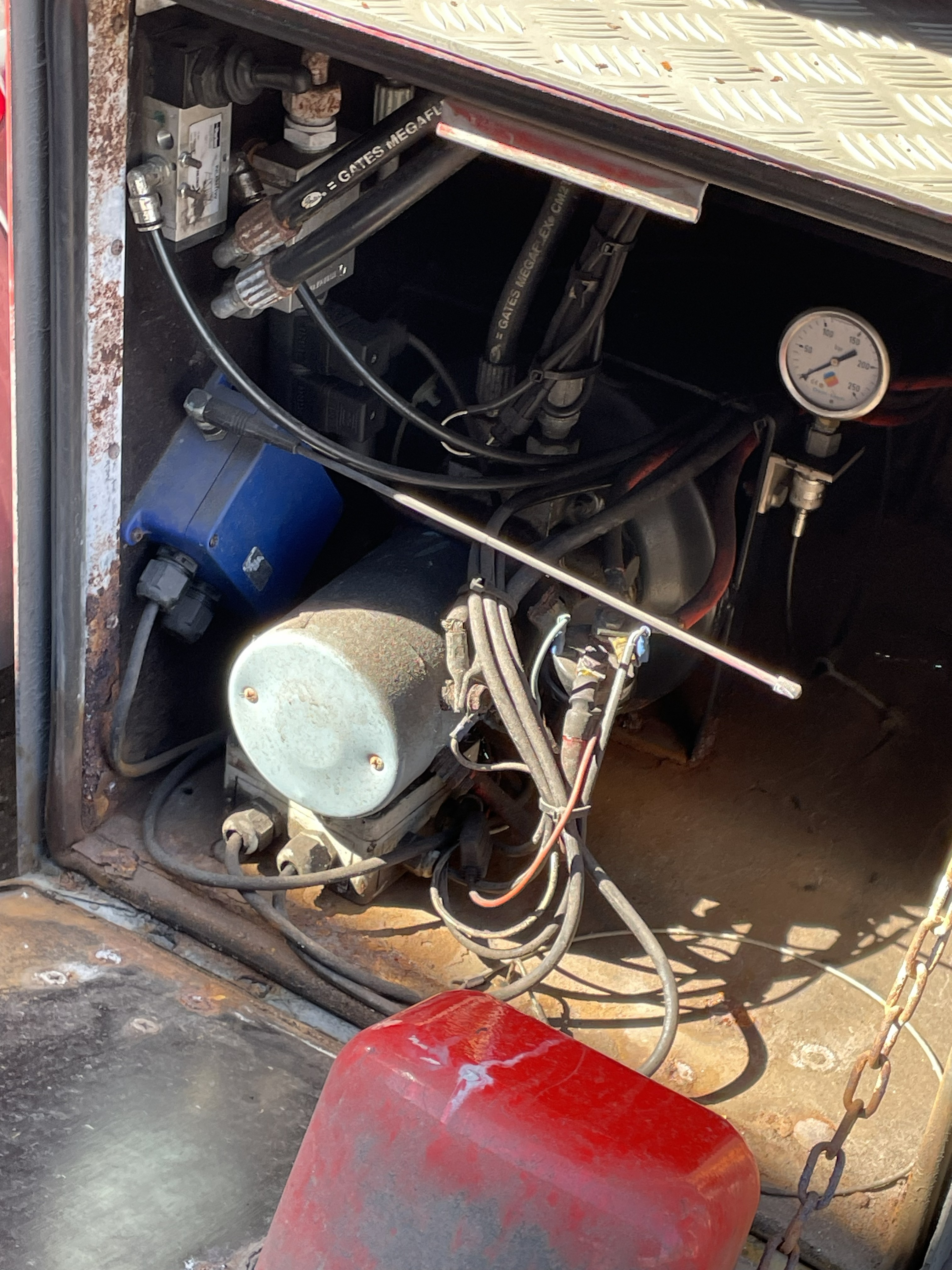 HFR 2 ax. Linktrailer med lift
