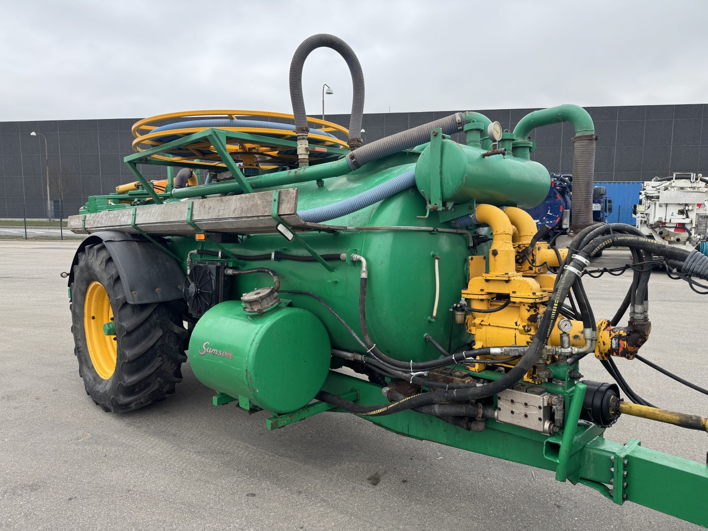 Case MXM190 - Samson Slamsugervogn 8000 L