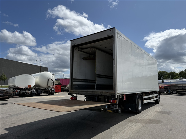 Iveco EuroCargo 180E32 4x2 Schmitz / Thermo King T-1200R Spectrum