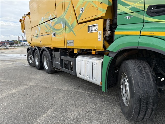 Mercedes Actros 3258 RHD 8x4-4 Wiedemann Super 1000 Recycler