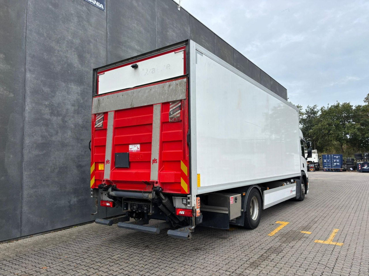 Scania P 280 B4x2NB Cooling