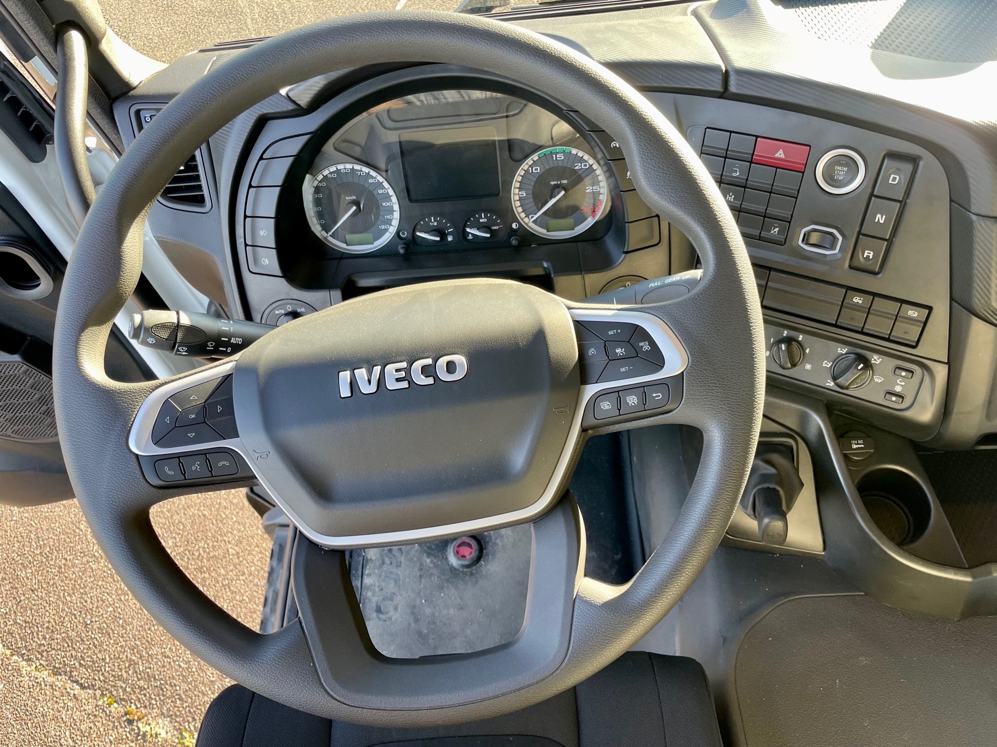 Iveco S-WAY AD190S34-E6e/FP Stillads