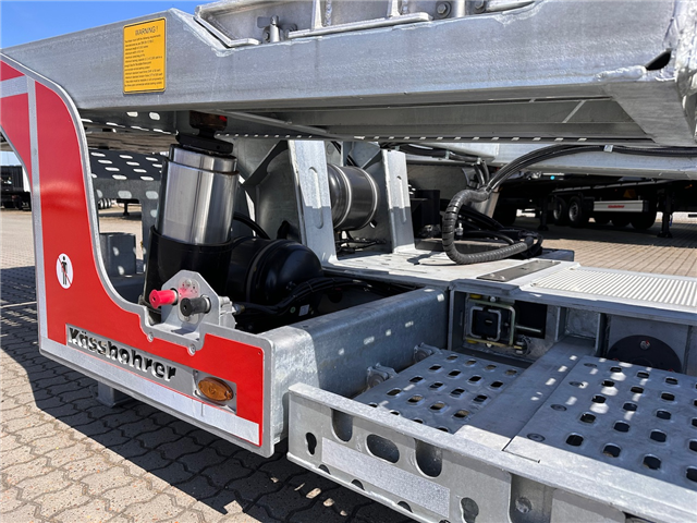 Kässbohrer 3 aks. Trucktransporter