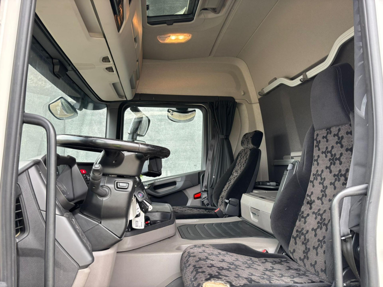 Scania P 280 B4x2NB Cooling