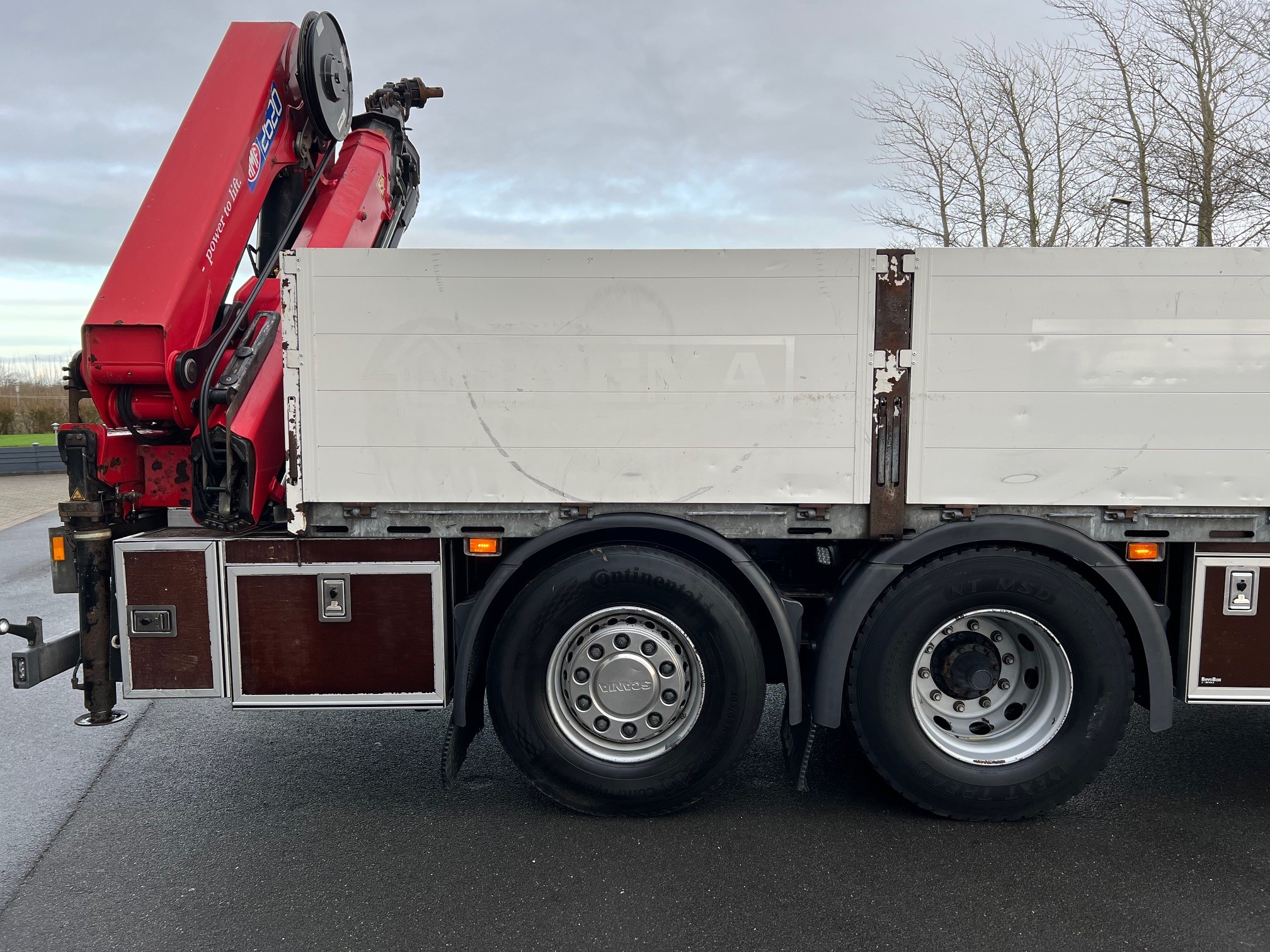 Scania G450 6X2*4 med HMF 2620 K5 kran