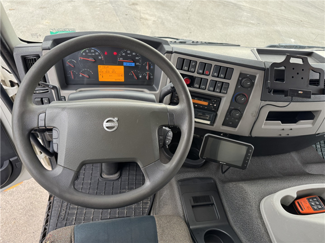 Volvo FE320 6x2*4 Frigoblock FK25SL 9.9 m kølekasse