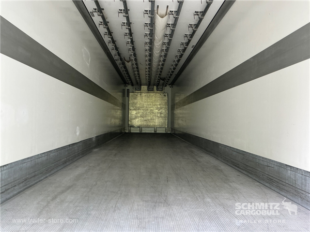 Schmitz Semi Reefer Meat hanging system