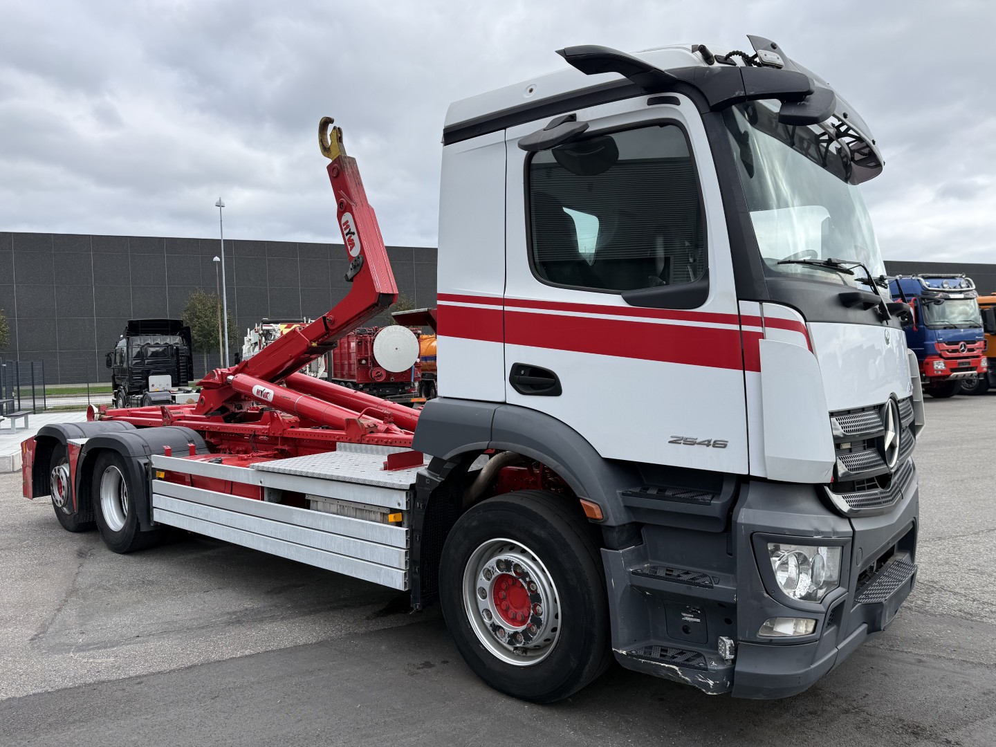 Mercedes Actros 2546 6x2 Hyva Kroghejs
