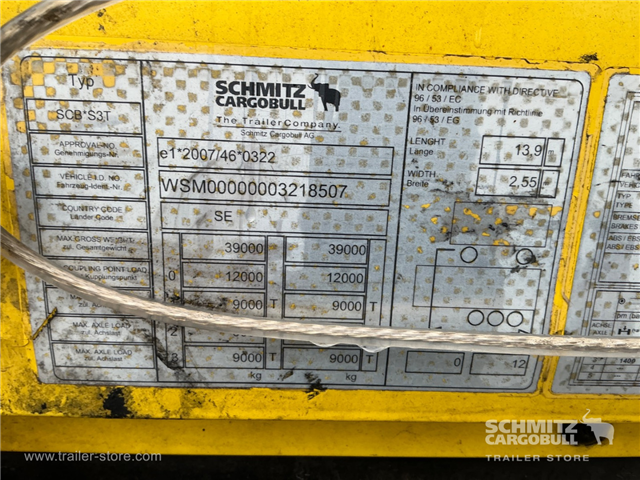 Schmitz Semi Curtainsider Mega