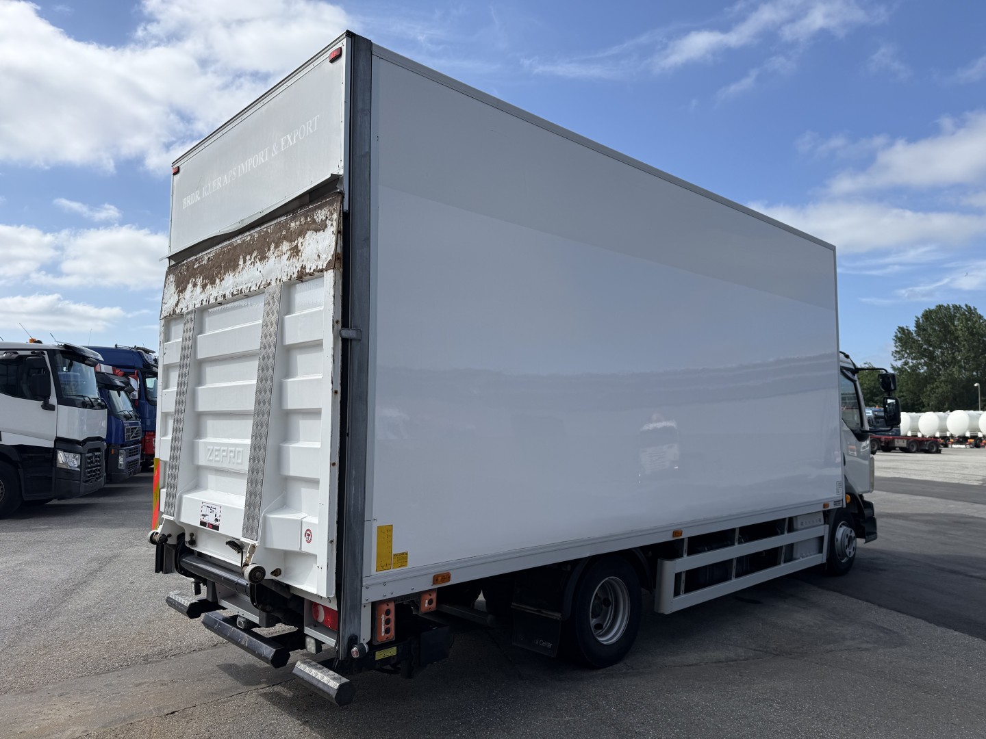 Volvo FL 210 4x2 Lukket kasse Euro 6