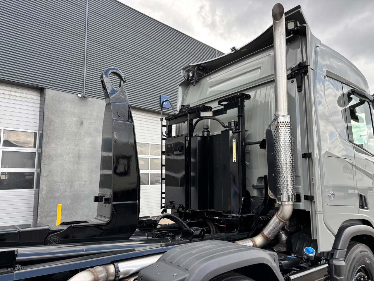 Scania R 590 B10x4*6NB Multilift Ultima 28Z.65 Hooklift
