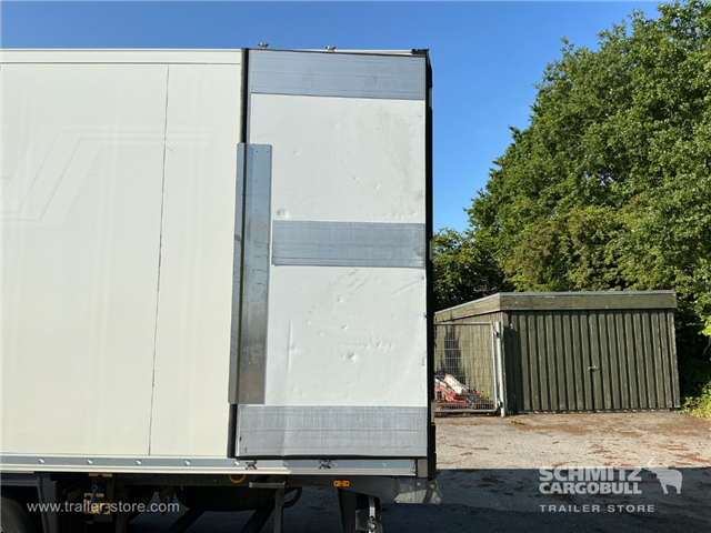 Schmitz Semi Reefer Meat hanging system