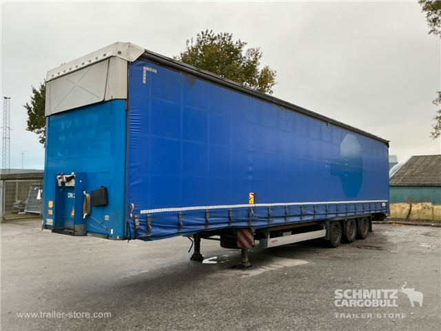 Schmitz Semi Curtainsider Mega