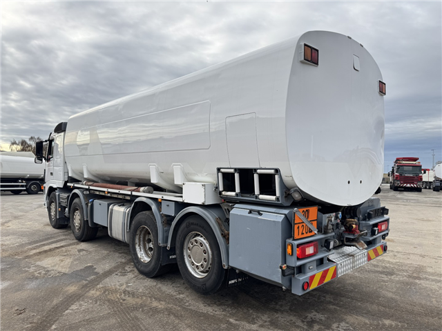 Volvo FM440 8x2*6 24.000 l. ADR Tankbil