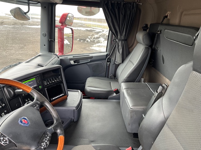 Scania G410 8X2*6 Knæklad – Machinetransporter