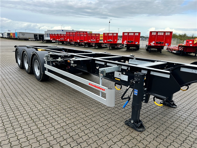 Kässbohrer Containerchassis m. udtræk bag