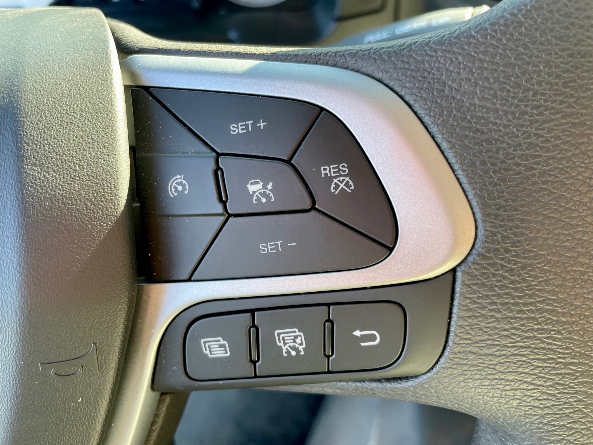 Iveco S-WAY AD190S34-E6e/FP Stillads