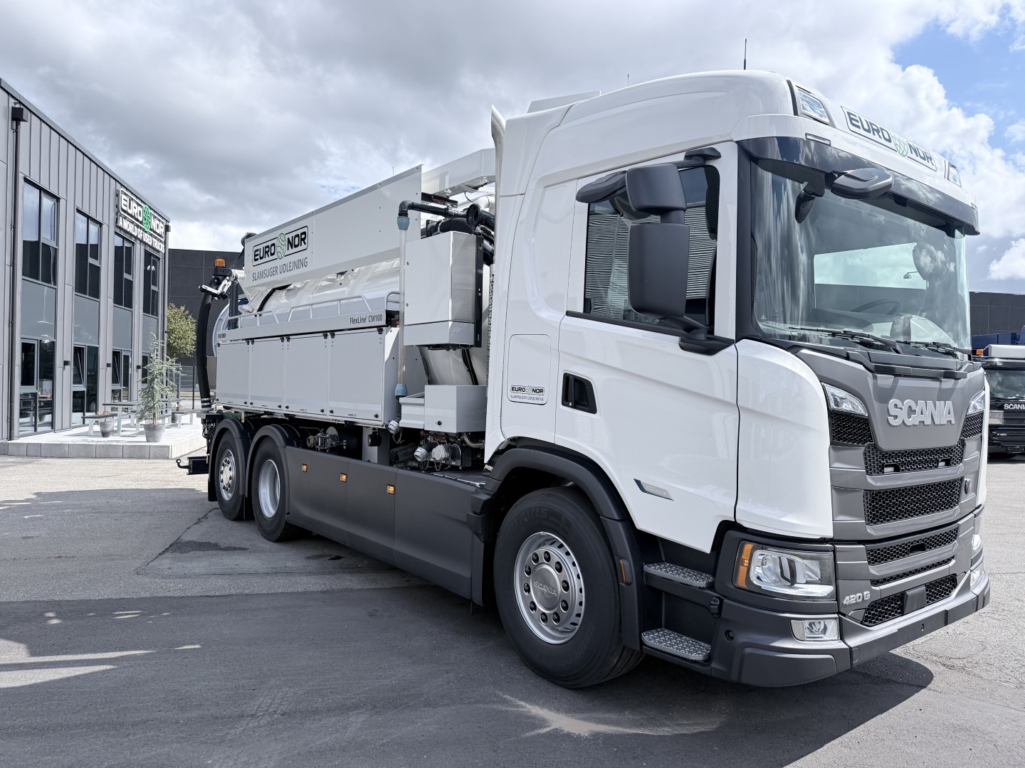 Scania G420 B6x2*4NB Bucher FlexLine CM100