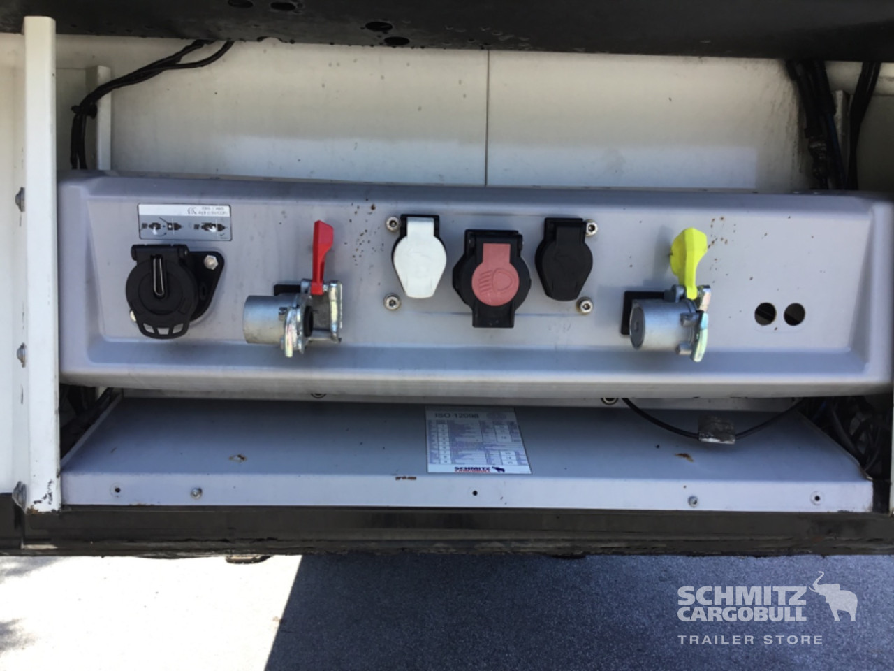 Schmitz Semi Reefer Meat hanging system